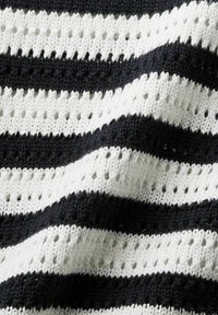 Esprit Stickad tröja - off-white