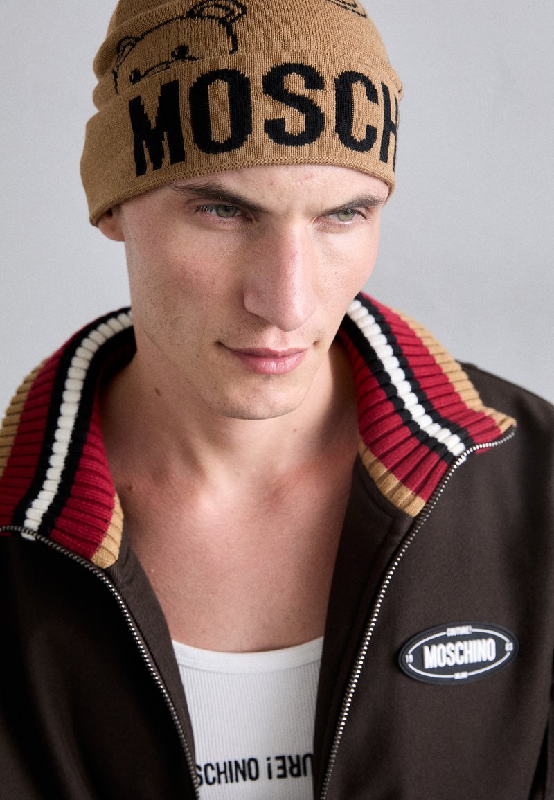 MOSCHINO BEANIE UNISEX - Beanie - camel - Zalando.ie