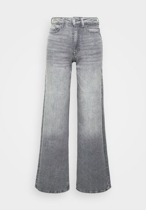 Jean en denim gris à jambe large avec un dégradé léger à foncé, featuring une taille haute, un design à cinq poches et une fermeture à bouton classique.