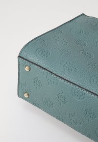Guess CRESIDIA STATUS SATCHEL - Bolso de mano - teal