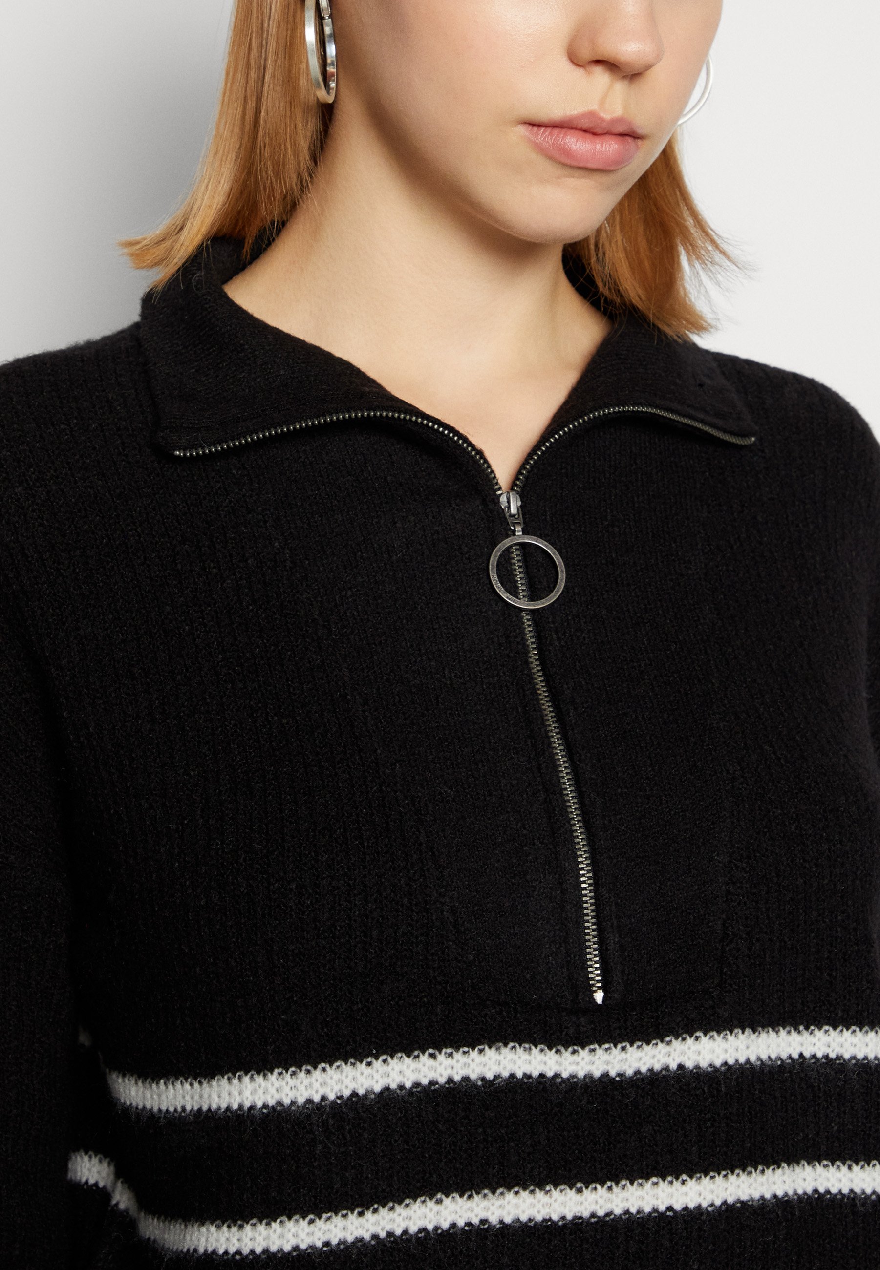 NOISY MAY Damen-Pullover – Langarm, High Neck Mit Reißverschluss, Lockeres Strick-Material, Gerippte Bündchen