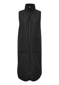 Gilet noir matelassé avec un col haut, une fermeture éclair frontale et deux grandes poches. Le design est allongé avec des bords d'ourlet arrondis.