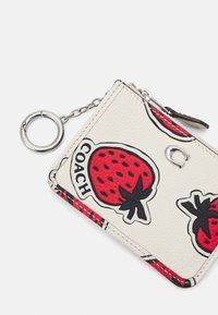 COACH STRAWBERRY MINI SKINNY - Monedero - chalk