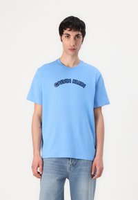 Calvin Klein Jeans - CURVE EASY TEE UNISEX  - T-Shirt print - blue burst Thumbnail-Bild 1