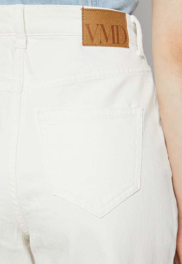 VMTESSA HR WIDE - Flared Jeans2