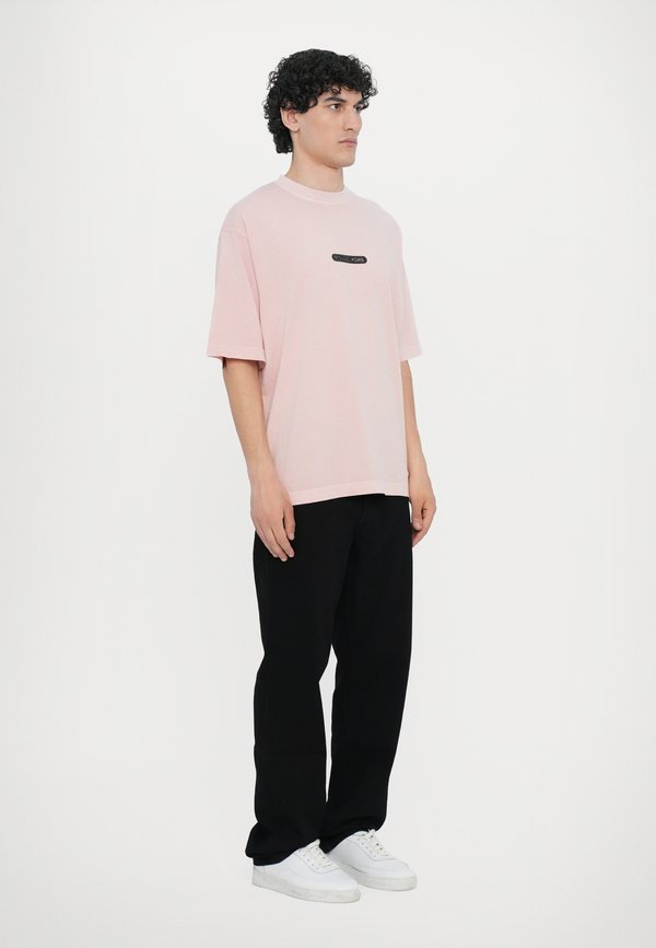GARMENT DYE LOOGO TEE - Print T-shirt - rosewater2