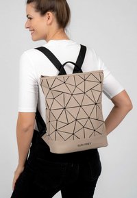 SURI FREY JESSY - Turistinė kuprinė - sand