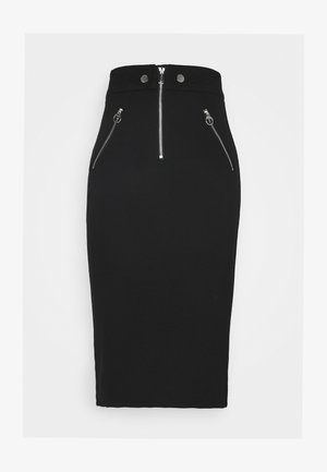 Zwarte kokerrok met hoge taille en een rits aan de voorkant, twee diagonale ritszakken en twee drukknopen op de tailleband.