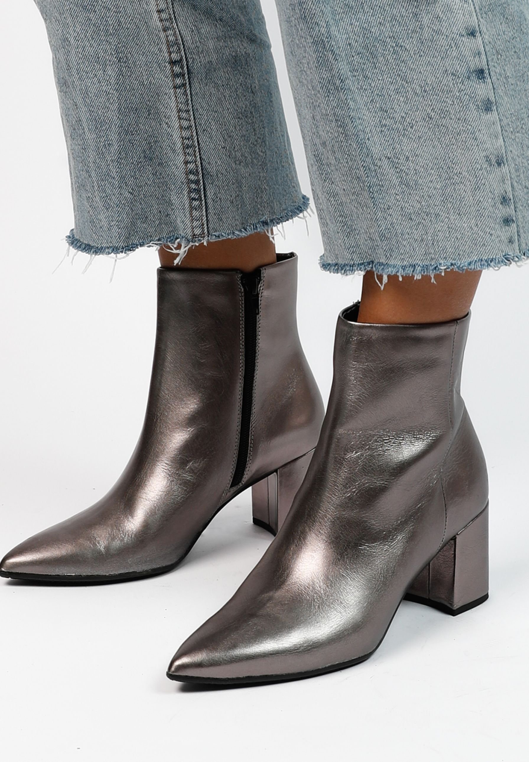 Manfield Korte laarzen silber zilverkleurig Zalando.be