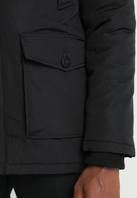 Superdry & Co Talvitakki - black