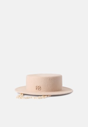 DOUBLE CHAIN STRAP CANOTIER HAT - Hat - beige