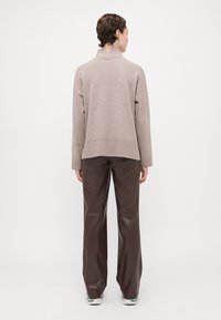 ONLY Tall ONLCOCO LIFE HIGH NECK - Strikkegenser - fungi melange