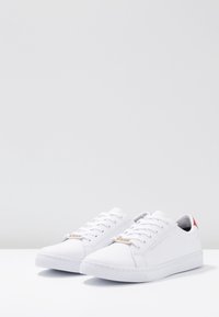 Tommy Hilfiger Sneakers basse - white