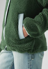 Levi's® VALLEY JACKET - Forro polar - python green