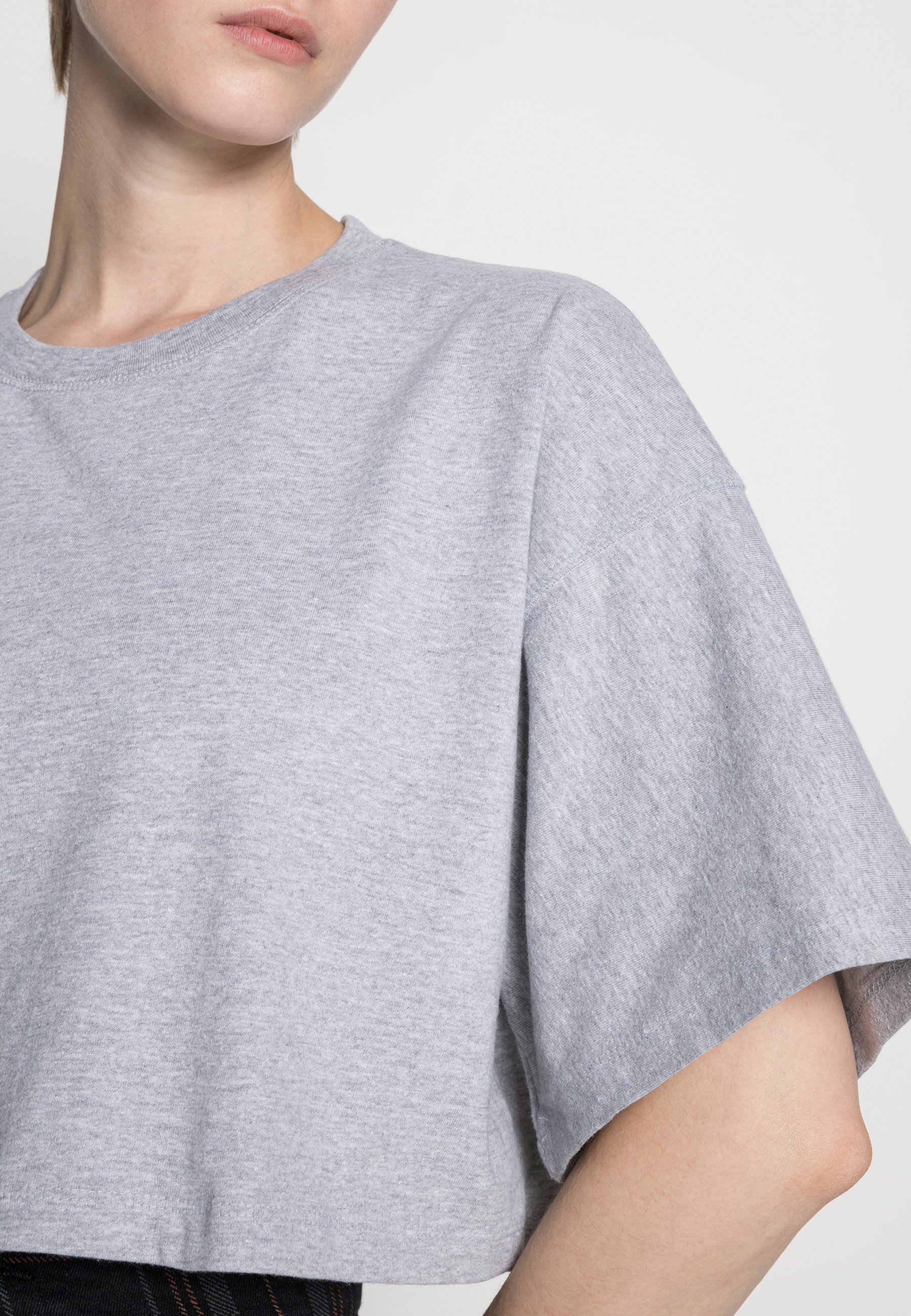 oversized cropped t shirt