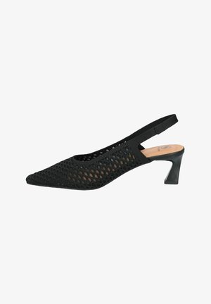 Scarpa da donna slingback in mesh nero con punta appuntita e tacco a blocco di altezza media su sfondo bianco.