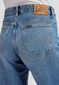 Neizvēlēts, modern mid