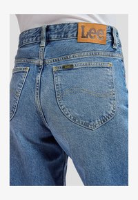 Neizvēlēts, modern mid