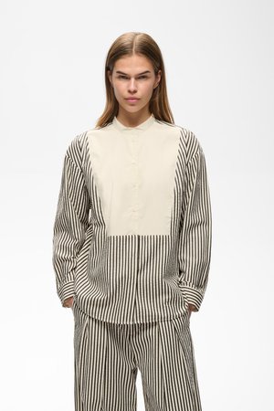 InWear, GARBOIW - Blúzka so zapínaním na gombíky - vanilla black stripe