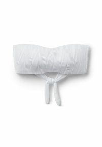 Bílý bandeau plavkový top s texturovaným vlnitým vzorem, uzlem ve středu a hladkým, elastickým materiálem.