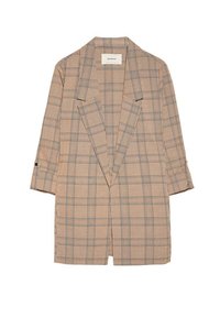 Hnědá károvaná saka s dvouřadovým zapínáním, širokými klopami a tříčtvrtečními rukávy. Vyrobeno z texturované látky s černými akcenty.