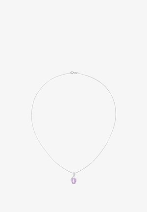 Srebrny naszyjnik z łańcuszkiem, ozdobiony wisiorkiem z fioletowym kamieniem w kształcie kropli, z delikatnym skręceniem i bezpiecznym zapięciem.