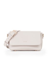 Borsa a tracolla grigia chiara realizzata in materiale sintetico testurizzato. Presenta una chiusura a pattina, hardware in oro, tracolla regolabile e design minimalista.