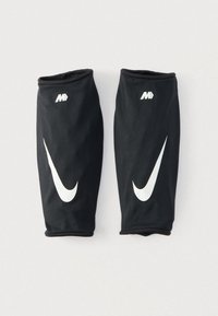 Μαύρα αθλητικά μανίκια για τα χέρια από διαπνέον ύφασμα mesh, με λευκά λογότυπα Nike και σχεδιασμό Swoosh, λεία υφή και εφαρμοστή γραμμή.