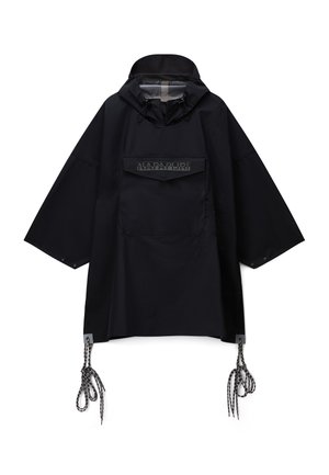 Zwarte oversized regenponcho met capuchon, voorzak met rits, Napapijri-logo en verstelbare koorden aan zoom en capuchon.