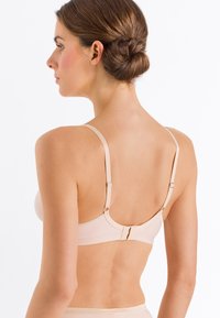 Hanro COTTON SENSATION - Podprsenka pod tričko - beige