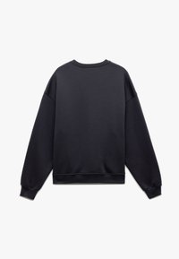 Zwarte sweatshirt, katoenmix, ronde hals, lange raglanmouwen, ribgebreide boorden en zoom, zachte textuur, minimalistisch ontwerp, geen zichtbare versieringen.