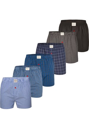 Boxershorts in zes ontwerpen: gestreept, geruit en effen in tinten blauw, grijs en zwart. Elk model heeft een voorknop en een elastische tailleband.