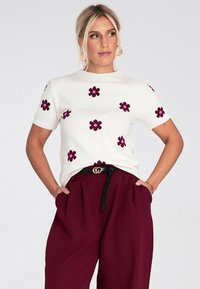 Niewybrane, off-white