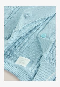 Unausgewählt, blue