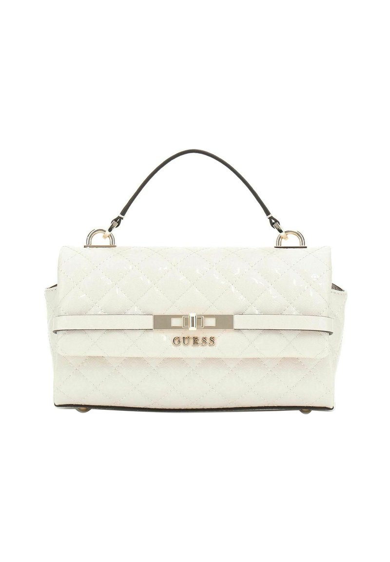 Gequiltete weiße Handtasche mit strukturierter Form, goldfarbener Hardware, einem Logo-Schild und einem abnehmbaren schwarzen Griff. Verfügt über eine glatte Textur und klare Linien.