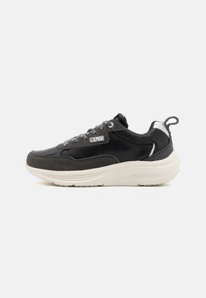 GRACE REPTILE - Sneakersy niskie