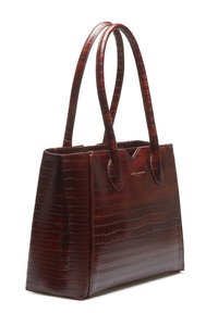 Bruine leren totebag met krokodillenpatroon, twee lange handvatten en een gestructureerd ontwerp. Voorzien van logodetail aan de voorkant.