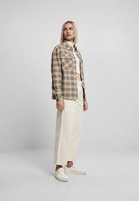 Urban Classics OVERSIZED  - Button-down blouse - lighttaupe whitesand