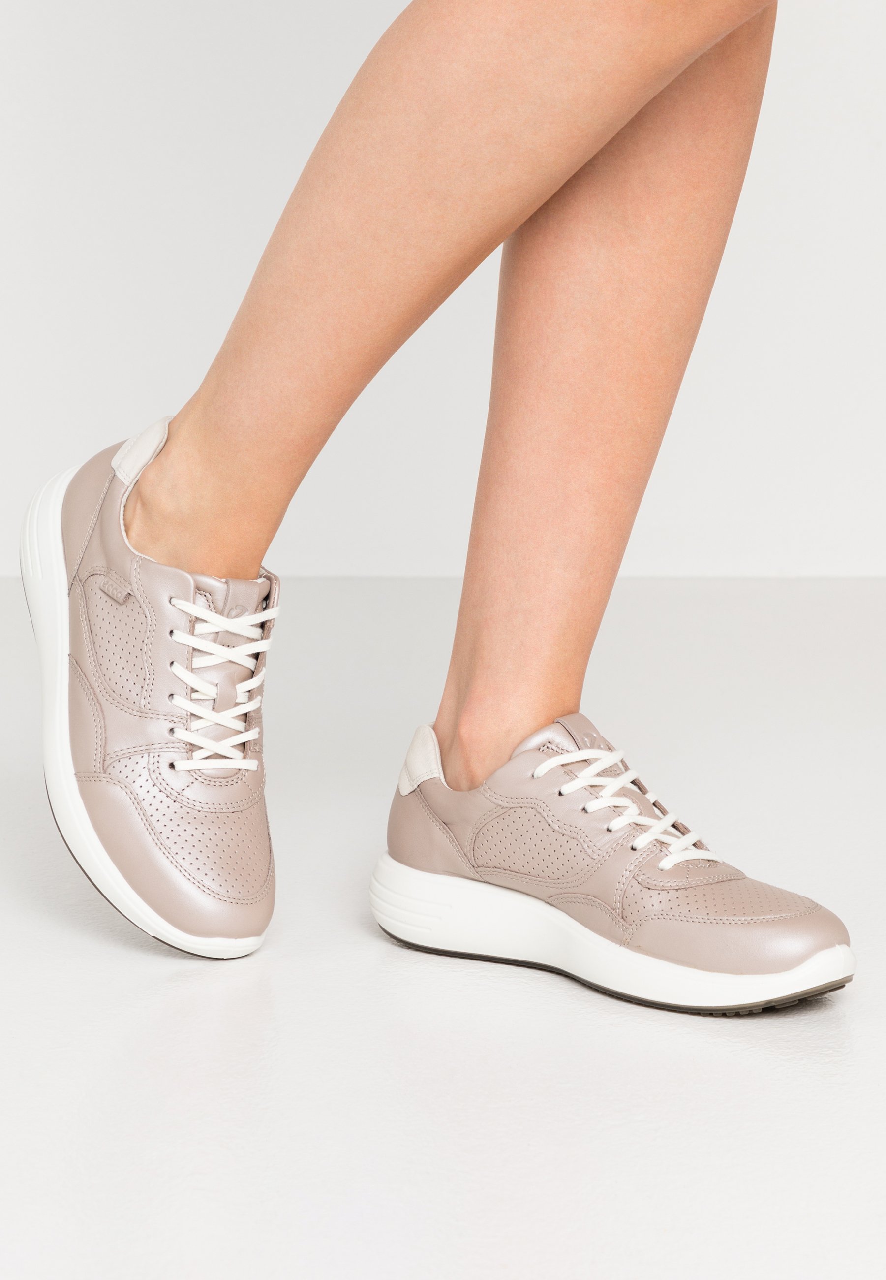 ecco soft runner 7