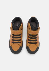 Geox GISLI - Höga sneakers - dark yellow/black