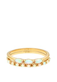 Anillos apilados en tono dorado que presentan piedras de ópalo y acentos de cuentas. Los anillos son lisos con un acabado pulido y están marcados como "925" para plata esterlina.