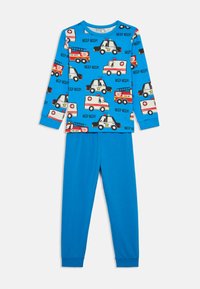 Zilā pidžamu komplekts ar garām piedurknēm un automašīnu rakstu augšdaļu, kā arī atbilstošām zilām biksēm. Audums ir mīksts un elastīgs, ar ribotām piedurknēm.