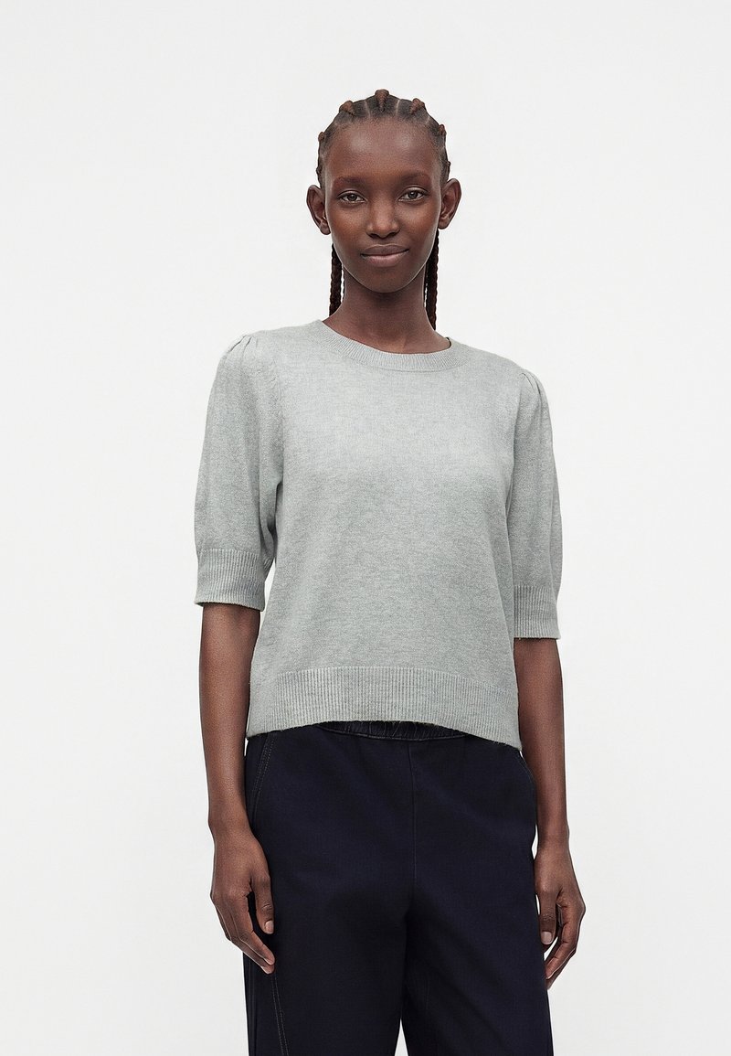 ONLY Knitted ONLRICA Knitted - Lihtne T-särk - light grey