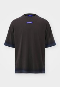 VERGE - T-shirt print - brown
