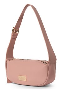Borsa a tracolla in pelle rosa con una lunga tracolla regolabile, dotata di una cerniera dorata e logo sulla parte anteriore. Texture liscia, design minimalista.