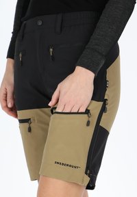 Swedemount Pantaloncini sportivi - black khaki