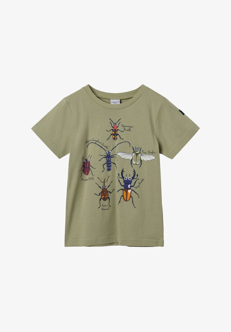 Olivenfarvet bomulds T-shirt med en farverig illustration af forskellige billetyper med tekstetiketter. Korte ærmer og rund halsudskæring.