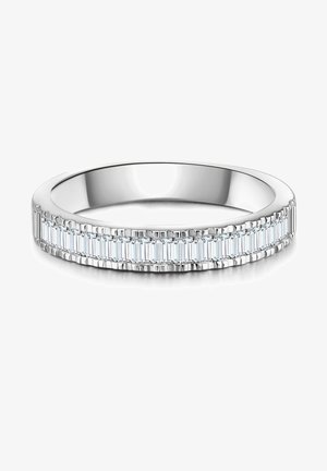 Platinast prstan s ožjo obrobo, ki ima po vrhu vrstico iz izmeničnih pravokotnih in okroglih prozorskih kamenčkov. Gladka, polirana površina.