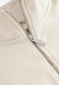 Športni pulover - stone