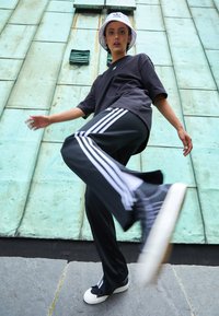 adidas Originals FIREBIRD  - Calças de fato de treino - black